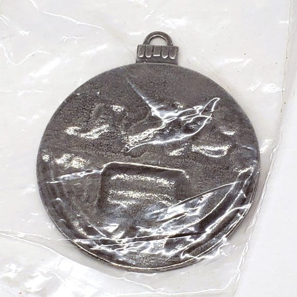 2001 2000 Country Store Pewter Christmas Ornament Cardinal Ice Medallion Lot x2 - Picture 5 of 5